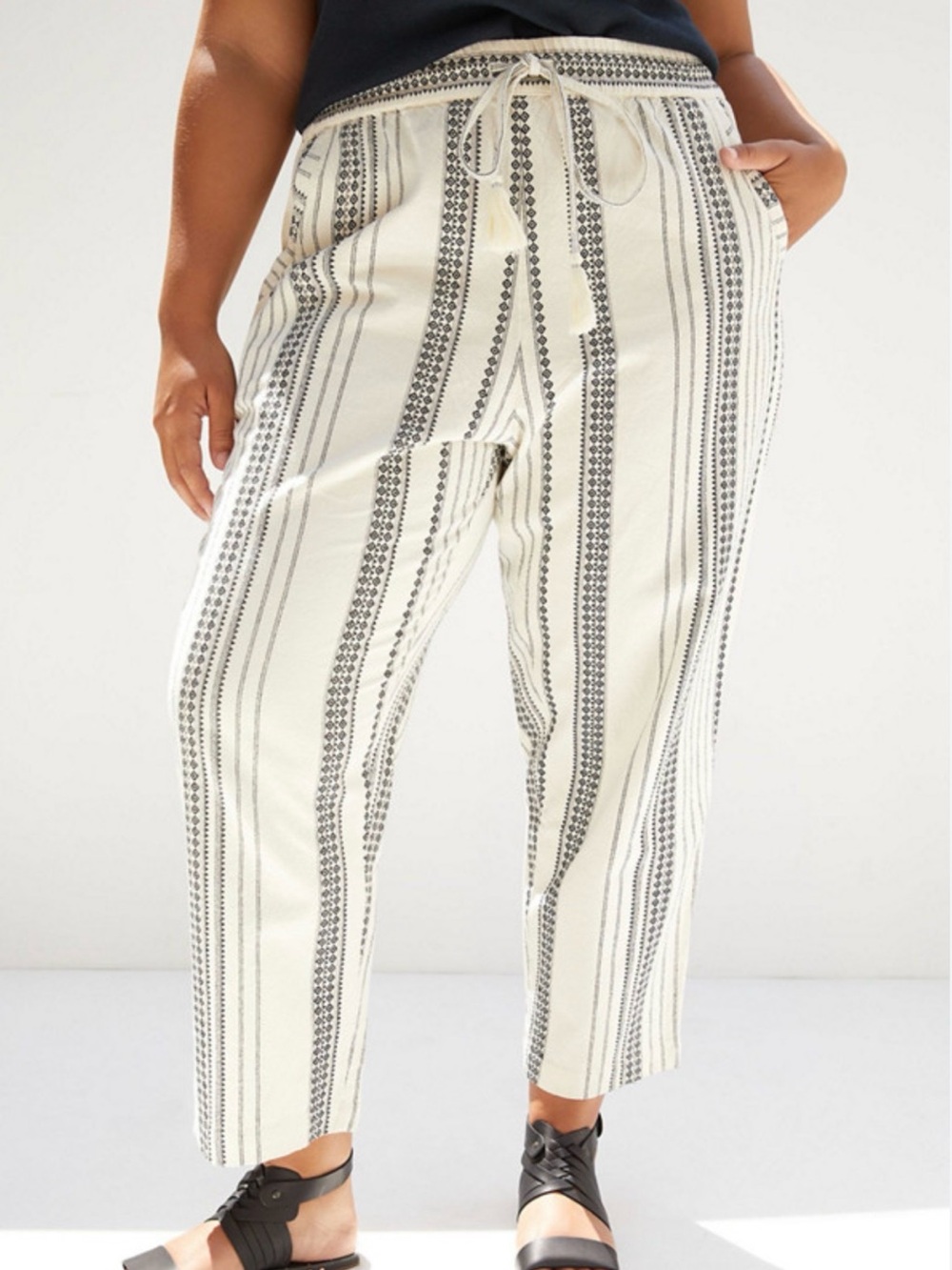 Anthropologie Essential Beach Pants Size L cream black embroidered drawstring